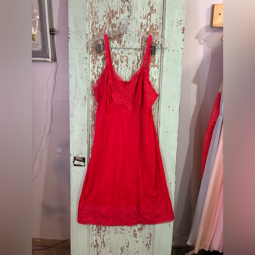 VTG women’s  Red Lace slip Chemise dress